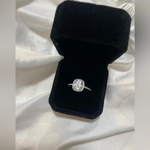 Silver  925  Crystal Cushion Cut Finger  Fancy Ring  Size 6 - Picture 5 of 6